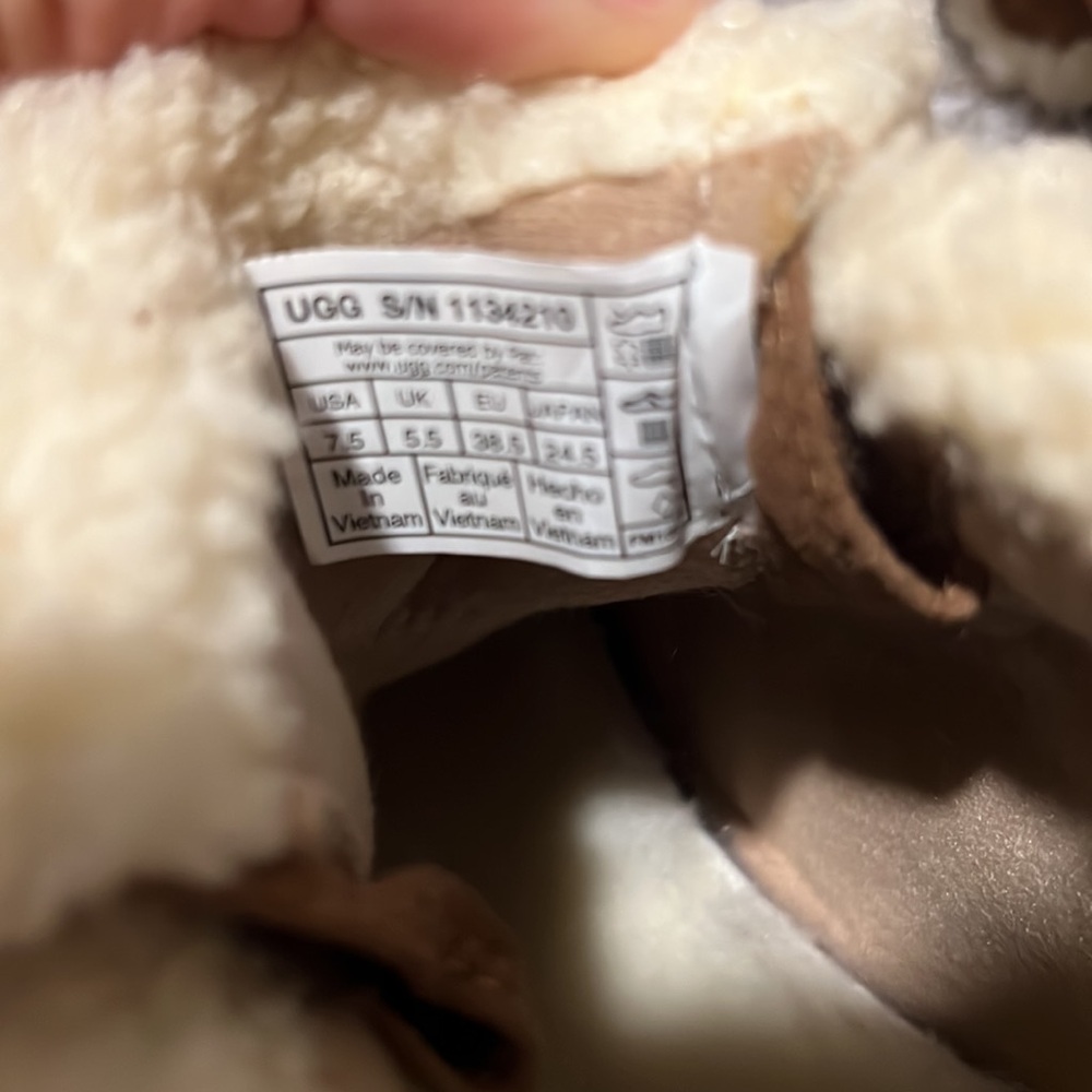 UGG Chestnut Brown Shearling-Lined Winter Boots - Picture 5 of 8